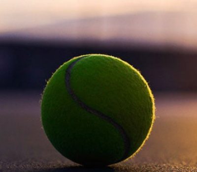 ¿Porque las pelotas de tenis son amarillas?