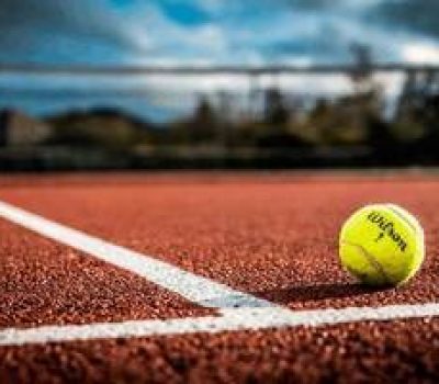 ¿Qué tipos de pistas de tenis existen?